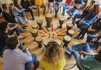 Cerc de djembe — atelier de percuție